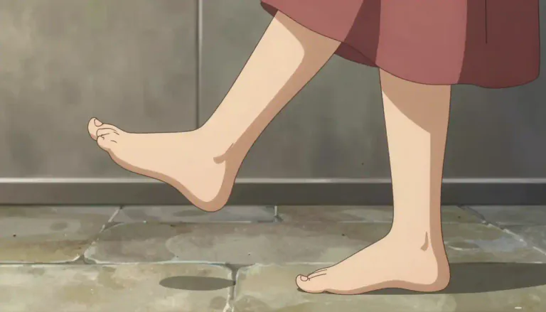 Visual representation of "step" - A movement made by lifting your foot and putting it down in a different place.