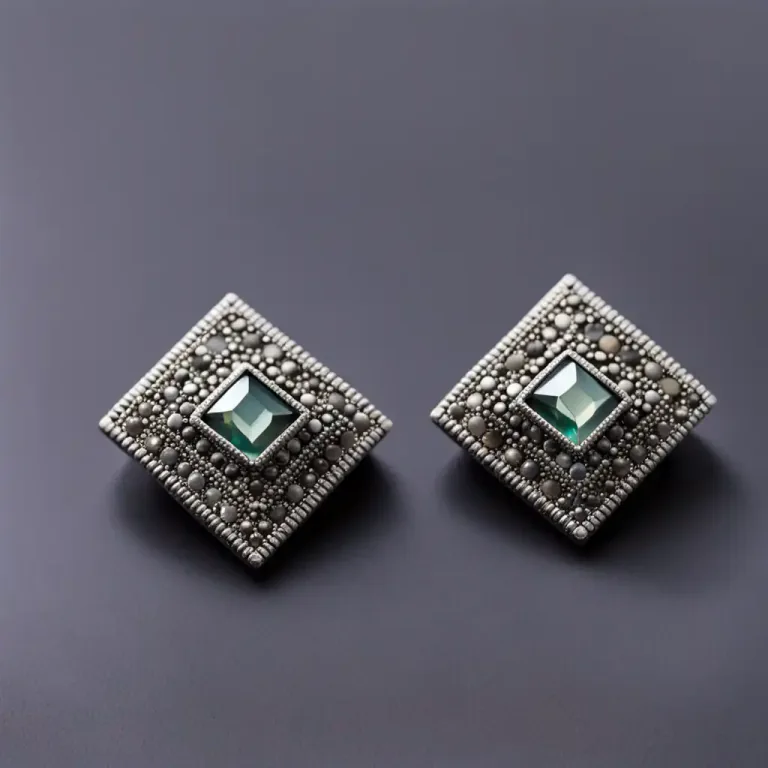 Visual representation of "marcasite" - A brittle, metallic mineral, essentially FeS2, used in making earrings and brooches.