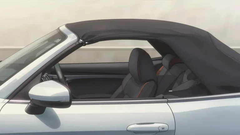 Visual representation of "ragtop" - A type of automobile with a roof that is made from soft material that can be folded down.