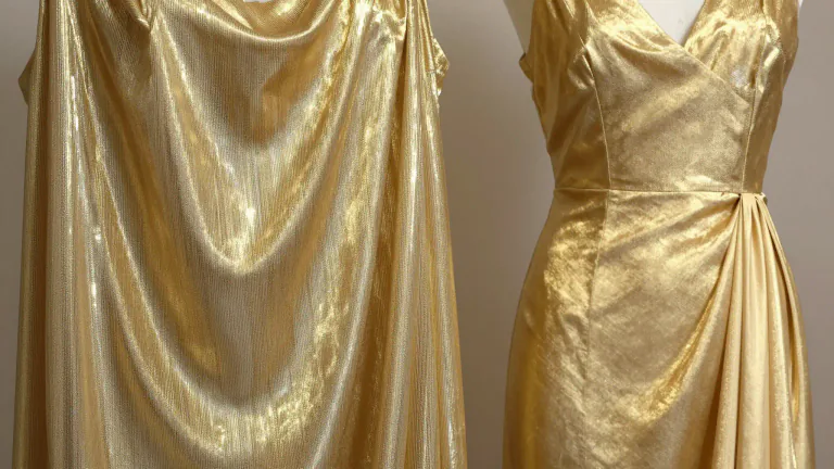 Visual representation of "lame" - A type of fabric woven or knit with thin ribbons of metallic yarns.
