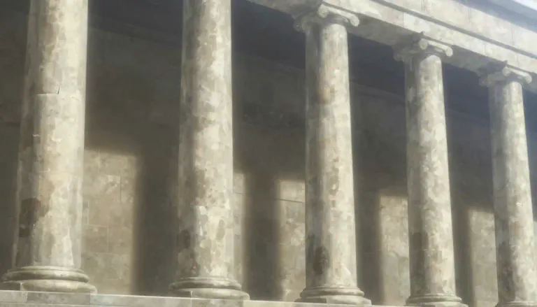 Visual representation of "columnar" - Relating to or having the form of a column.
