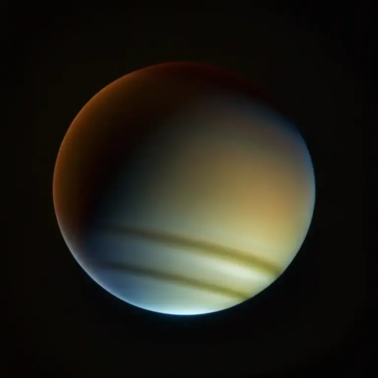 Visual representation of "dichotomy" - In astronomy, the phase of the moon or a planet when it appears half lit
