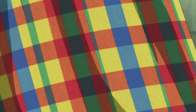 Visual representation of "madras" - A strong cotton fabric, often with pattern and bright colors.