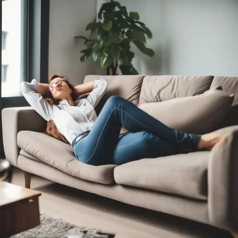 Visual representation of "stretch out" - To extend body or limbs to full length